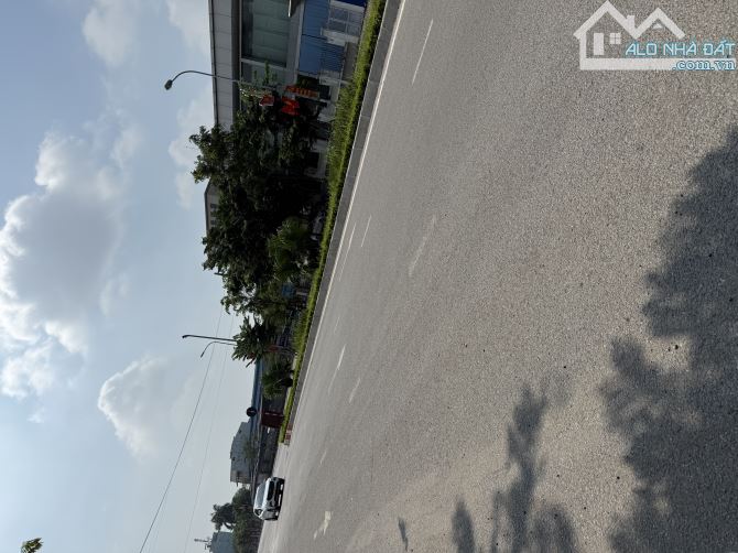 BÁN GẤP NHÀ 3 TẦNG MẶT ĐƯỜNG LÊ HỮU TỰU – NGUYÊN KHÊ – ĐÔNG ANH  •  Diện tích: 96m², mặt t - 1