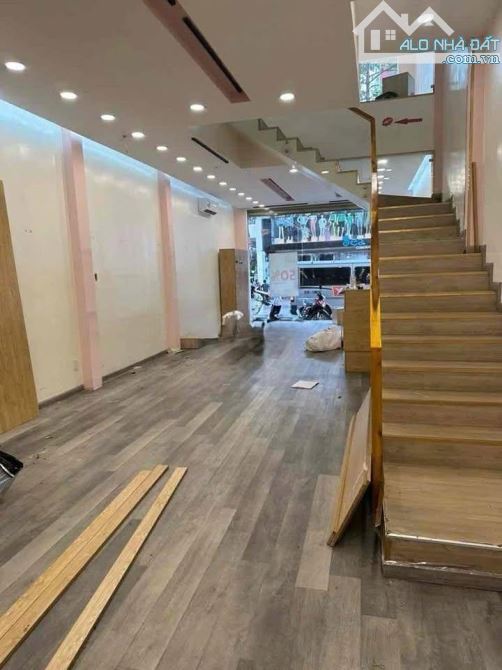 CHO THUÊ MT NGUYỄN TRÃI Q5 NGANG 5M - VỊ TRÍ TRUNG TÂM Q5  5*15M  75TR/THÁNG - 1