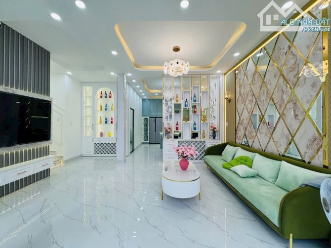 Nhà Phố Quận 7 - Ngang Khủng 8m - Chỉ 8 Tỷ Hơn - 1