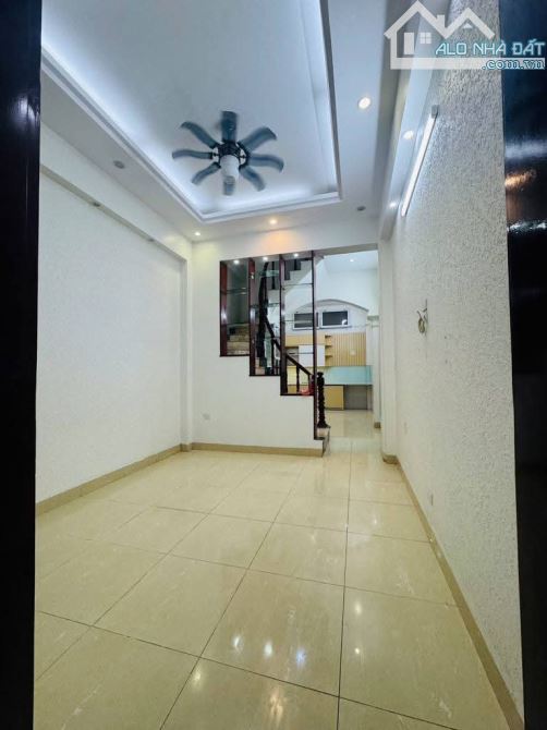 Bán Nhà Phố Trần Hưng Đạo - Gần Viện 108 - Tầm Nhìn Tương Lai - Gần Phố 40m Ra Đường Ô Tô - 1