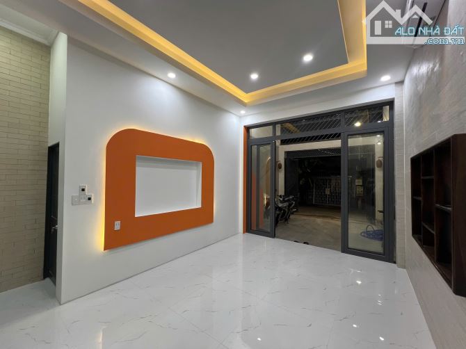 Bán nhanh nhà 3 lầu gần cầu Phú Long diện tích 122m full nội thất oto đậu trong nhà - 1