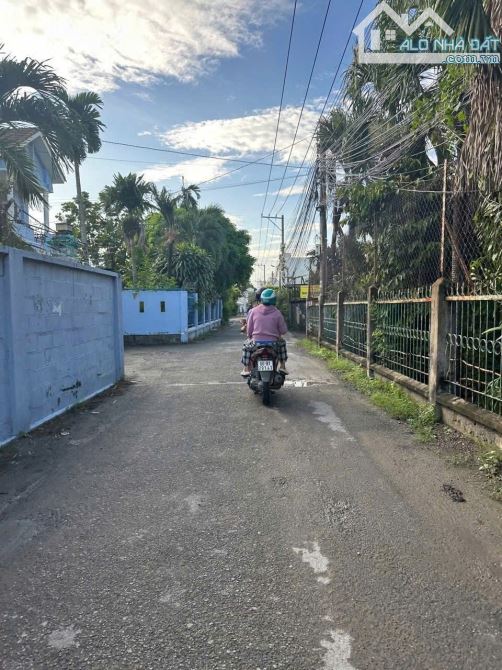 ✓3 LÔ LIỀN KỀ GẦN CHỢ THẠNH PHÚ – TÂN TRIỀU. •Diện tích : 4.2 x 24m = 102m².Sổ riêng từng - 1