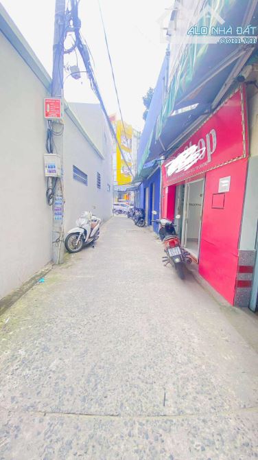 Cho thuê nhà ngang 6,6m hẻm Trần Hưng Đạo 10 triệu - 1