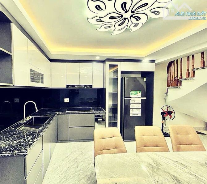 BÁN NHÀ LÔ GÓC 45m2 THOÁNG SÁNG 5 tầng – MINH KHAI, HAI BÀ TRƯNG – GIÁ CHỈ 5 TỶ - 1
