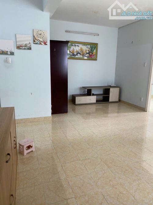 Cần cho thuê căn hộ chung cư 109 Nguyễn Biểu Phường 1 Quận 5, diện tích 55m2, 2 - 1