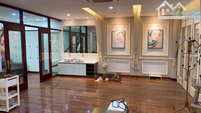 BIỆT THỰ VIP KĐT VĂN QUÁN HÀ ĐÔNG, 220M,4T,MT10M, 46.8 TỶ, VỈA HÈ, Ô TÔ, VĂN PHÒNG - 1