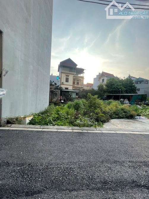 Bán đất 100m² mặt tiền 10m tại Đa Tốn – ô tô tránh – gần Vinhomes Ocean Park, sổ đỏ chính - 1