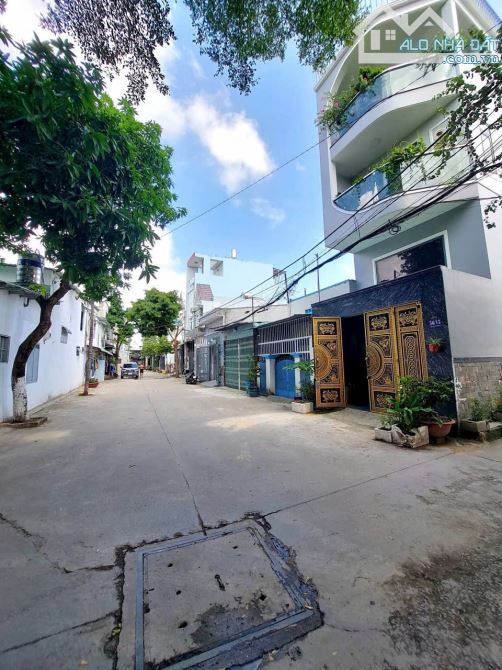 BÁN GẤP ĐẤT MẶT TIỀN THẠNH LỘC 52 – Q.12 – 1.233M2 (1.033M2 THỔ CƯ) – CHỈ 13,5 TỶ. - 1