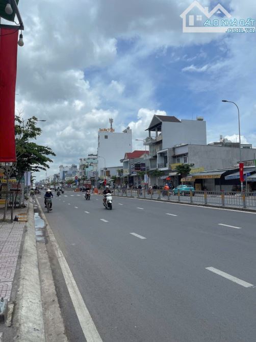 Bom Tấn Mặt tiền Kinh Doanh Tân Kỳ Tân Quý 200m2 ngang gần 14m cực đẹp 32 tỷ - 1