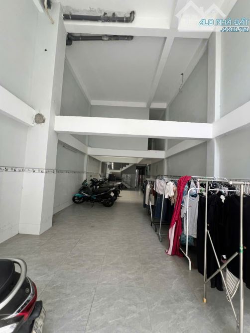 Bán Tòa 16 CHDV Hẻm 496/ Dương Quảng Hàm, Quận Gò Vấp. DT 4.6mx35m, HĐT 60tr. Giá 16.5 tỷ - 1