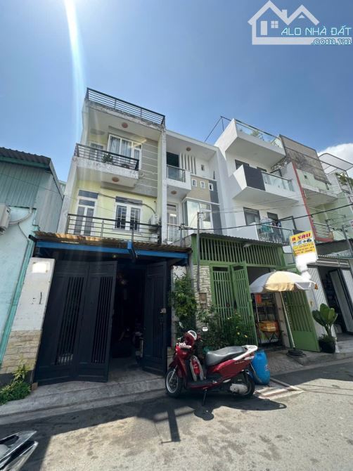 Bình Tân, gần Mặt tiền, kế chợ, Hẻm nhựa thông, Nhà 4 Tầng,80 m2, giá rẻ. - 1