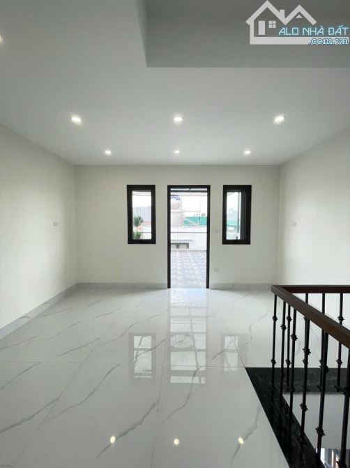 ĐẸP NGẤT…. Hồ An Lão Ngọc Thụy- ô tô to vào nhà - 13,8 tỷ - 14