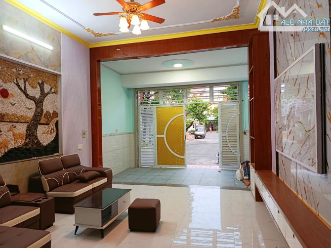 🏡 SIÊU PHẨM 3 TẦNG - ĐỐI DIỆN CÔNG VIÊN - - 88M2 - CHỈ 5 TỶ TL - 2