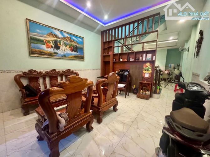 Bán gấp nhà Chính chủ ở Thạnh Xuân 38, 2 TẦNG (4.5X19),Hẻm XH8m, giá 5ty2 - 2