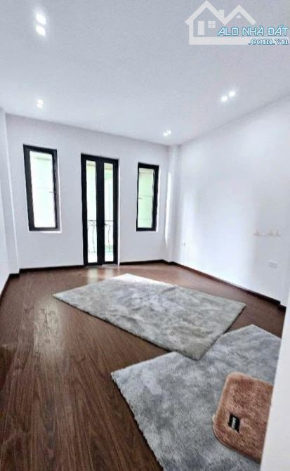 BÁN NHÀ NHÀ NGUYỄN ĐÌNH THI, 1 NGOẶT 40M RA PHỐ, 46M x 5T, MT 4M - Ô TÔ DỪNG ĐỖ 24/24🚘 - 2