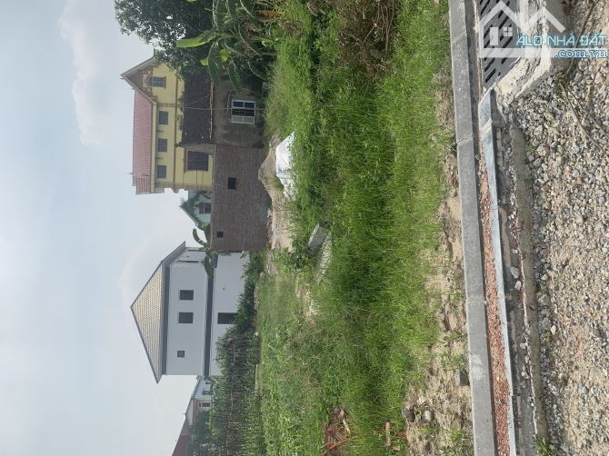 nhỉnh 5 tỷ- đất đẹp- biểu khê- thuỵ lâm- vỉa hè 5m, 3 ô tô tránh , kinh doanh tốt - 2