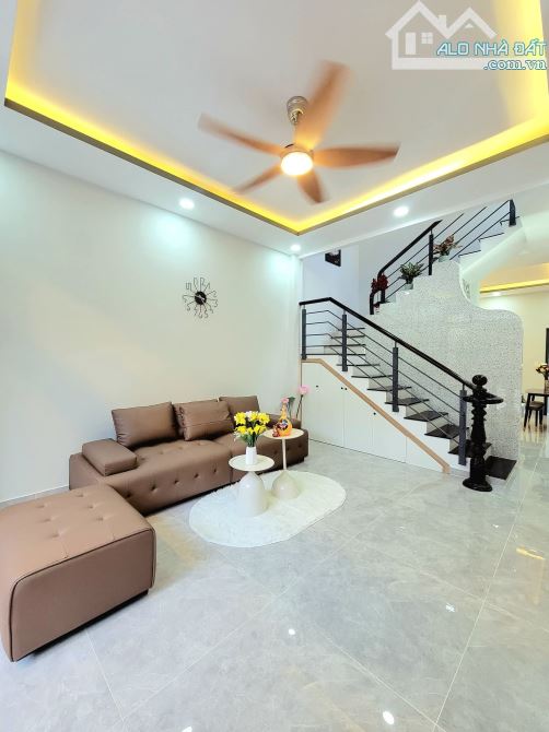Nhà Thanh Xuân gần chợ Khương Đình, 10m ra hồ ngõ ô tô tránh,  40m2.Nhỉnh 8.X tỷ. - 2