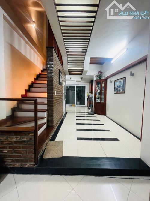 Bán Nhà Lê Hồng Phong . Đông Ngàn . Từ Sơn . dt 99.8m . mt 4m . hướng T . Giá 9 tỷ - 2
