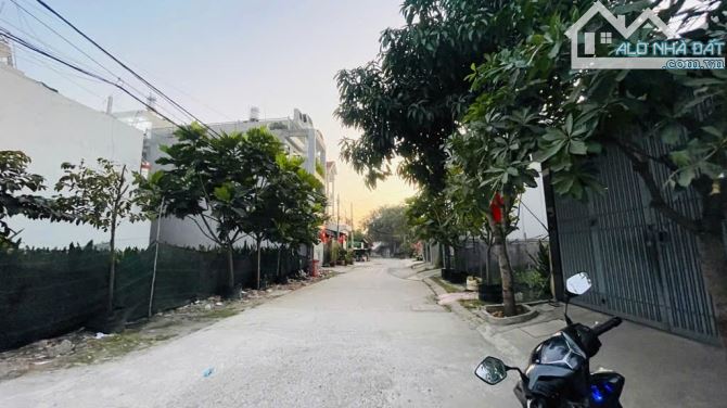 Bán đất Full thổ cư đường THẠNH XUÂN 22,phường THẠNH XUÂN,Q12, dt 102,4m²(5x21).Hẻm 12m - 2