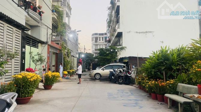 Bán đất Full thổ cư đường THẠNH XUÂN 22, phường THẠNH XUÂN,Q12,dt 95,3m²(4x24).Hẻm 8m - 1