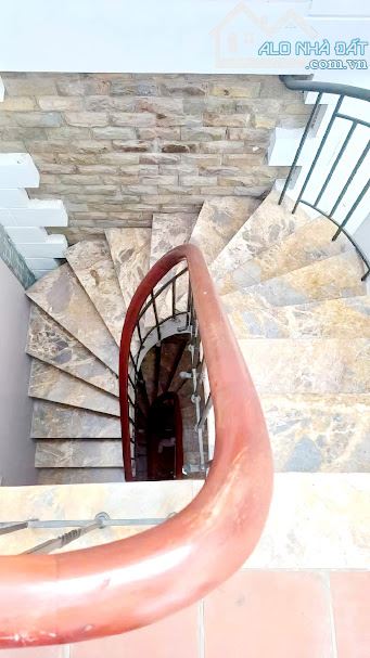 NHÀ ĐẸP THANH XUÂN - LÔ GÓC 5 TẦNG BỀ THẾ – 61M², MẶT TIỀN 6M – GIÁ CHỈ 10 TỶ! - 2