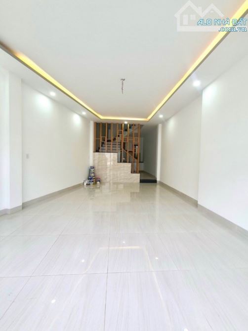 MẶT TIỀN KINH DOANH – NHÀ 3 TẦNG – DT 66M² _NGANG 6M – P.THẠNH MỸ LỢI – Q2 - 8,3 TỶ - 2