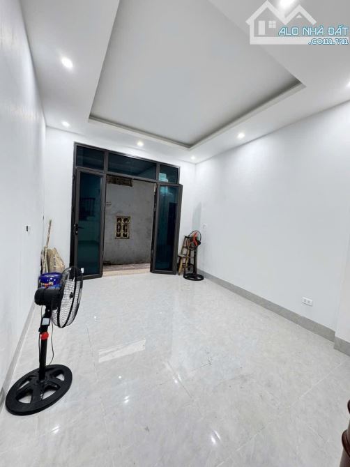 Bán nhà Bạch Mai 20/25m2, 5T, mt 3.7m lô góc, ngõ rộng, kinh doanh nhỏ. Giá 7.3 tỷ có TL
