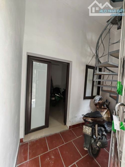 Nhà NGON giá TỐT phố Thạch Cầu 37m x 3 tầng mới - 5,3 tỷ có bớt - 2