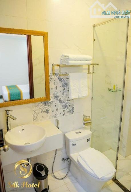 Bán tòa CHDV 16 P - 5 lầu thang máy 2 mặt tiền Nguyễn Thanh Tuyền, HDT: 45 triệu, giá 18.2 - 2