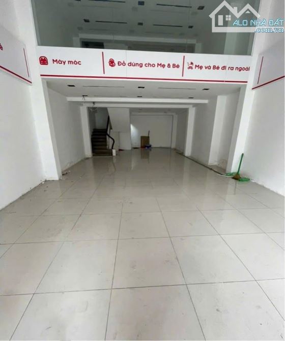 CHO THUÊ MT THƯƠNG HIỆU NGUYỄN THỊ MINH KHAI Q1 5.5*16M 3 LẦU GIÁ CHỈ 75TR/THÁNG - 2