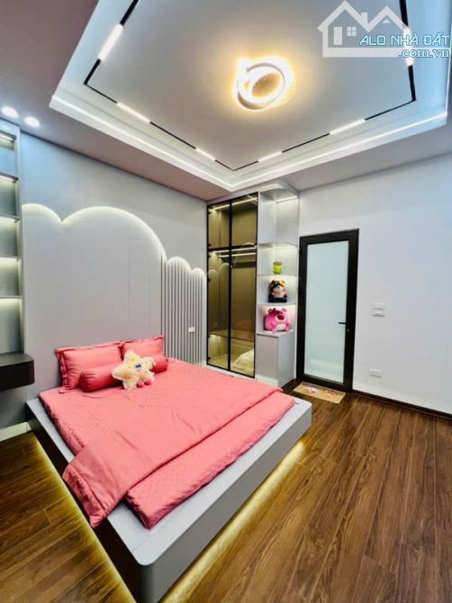 Bán nhà Minh Khai - Nhà đẹp, full nội thất - 20m ra phố - sát vách Time city.