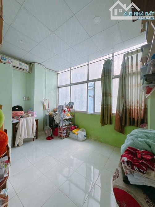 Bán nhà 2 tầng vuông vức đg Nguyễn Khoái, giá 5.8 tỷ (TL) - 2