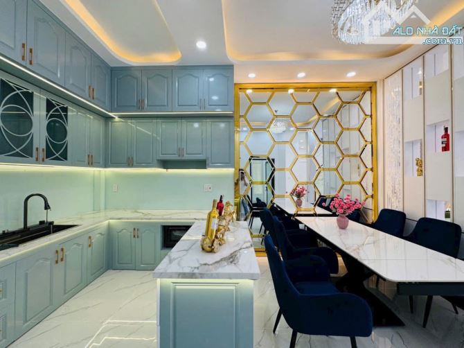 Nhà Phố Quận 7 - Ngang Khủng 8m - Chỉ 8 Tỷ Hơn - 2