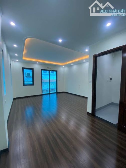 Chính chủ muốn bán căn nhà phố Bà Triệu - Hà Đông - Oto vào  - 42m2 - 4 tầng - Giá 7.4 tỷ - 2