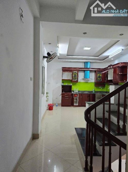 NHÀ ĐẸP NGỌC HÀ - MẶT NGÕ - NHÀ CHẮC CHẮN - Ô CHỜ T. MÁY: 55 m2/ 5 tầng / MT 4.4m/ 14.2 tỷ - 2