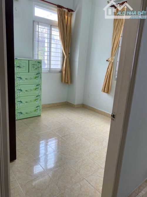 Cần cho thuê căn hộ chung cư 109 Nguyễn Biểu Phường 1 Quận 5, diện tích 55m2, 2 - 2
