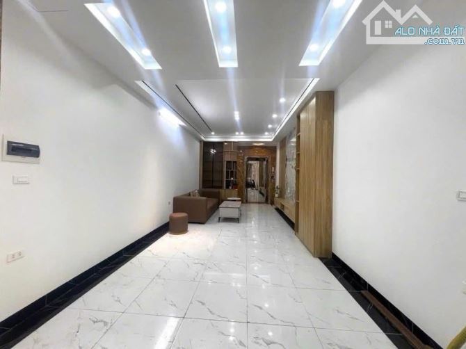 Bán nhà Kim Giang, gần cầu Khương Đình,  30m ra hồ, ngõ ô tô tránh, 40m2 x6 tầng, 8.x tỷ. - 2