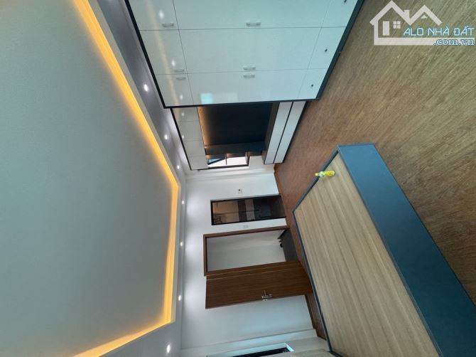 Nhà HIẾM - Đại Cát Từ Liêm 32m2 - 5 tầng - oto Tránh - giá 6,5t - 2