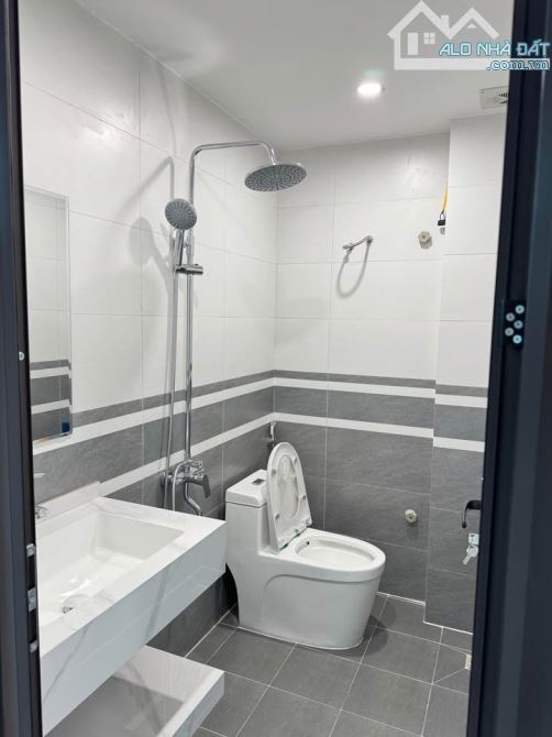 🔥BÁN NHÀ THẠCH BÀN ,39M, 4T, MT 4,3M, NGÕ RỘNG, Ô TÔ TRÁNH CÁCH NHÀ 20M, 5.XX TỶ🔥 - 2