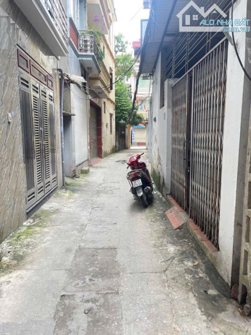CỔ NHUẾ, MẢNH ĐẤT HIẾM CÒN SÓT LẠI, VÀI BƯỚC CHÂN RA PHỐ, Ô TÔ GẦN NHÀ.DT50M, MT4M. 7x tỷ - 2
