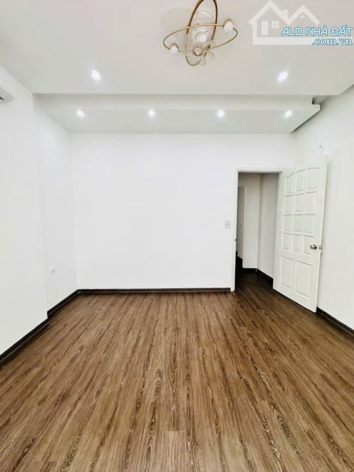 TRẦN CUNG CẦU NGHĨA ĐÔ CẦU GIẤY, NHÀ ĐẸP DÂN XÂY Ô TÔ GẦN NHÀ, DT50M, MT4,5M. Giá 9x tỷ - 2