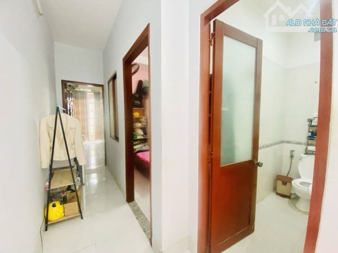 HẺM Ô TÔ 6M NGAY CHỢ TÂN HƯƠNG- QUẬN TÂN PHÚ - GẦN MẶT TIỀN- DT 4M X 20M- 4 TẦNG - 2