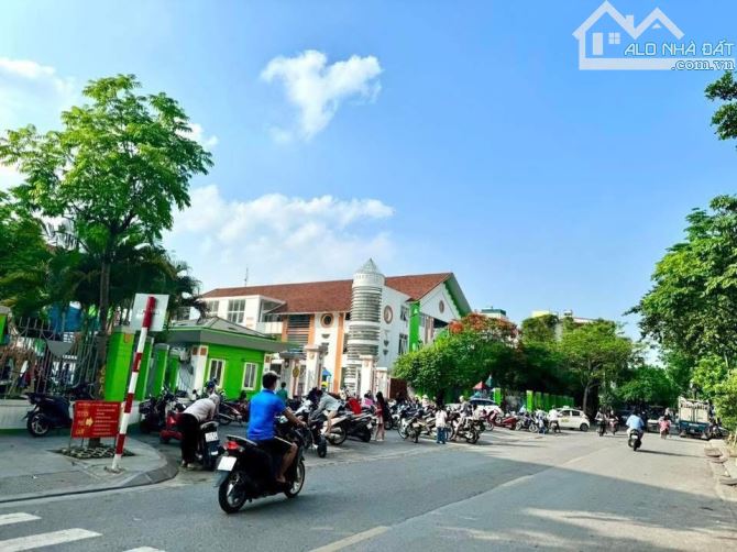Bán gấp Nhà 5 tầng khu TĐC phường Việt Hưng, Lô góc, Vỉa hè đường 17m, Khuôn tiền 13.x tỷ - 2