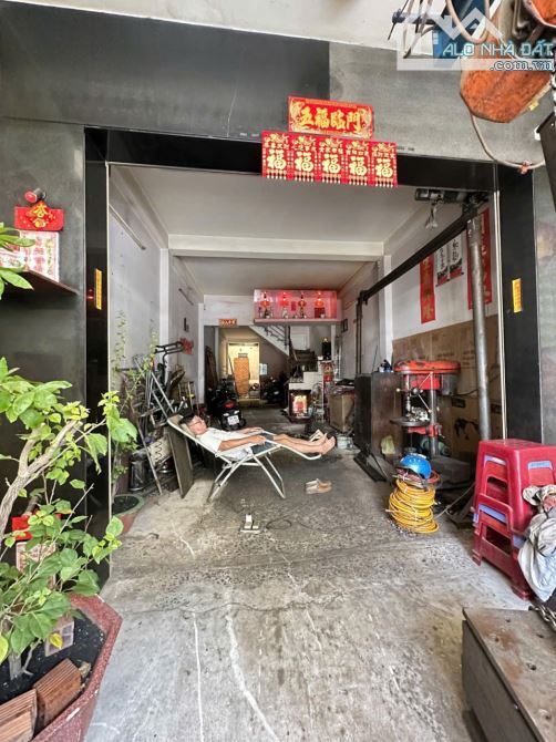 Bình Tân, gần Mặt tiền, kế chợ, Hẻm nhựa thông, Nhà 4 Tầng,80 m2, giá rẻ. - 2