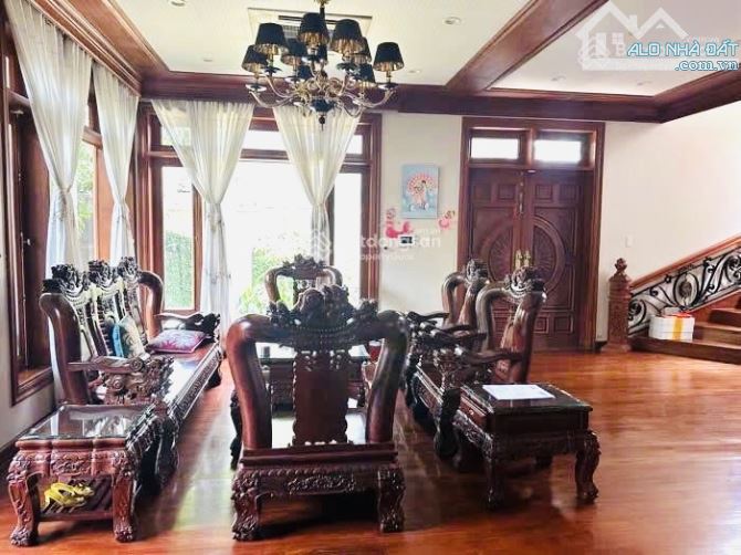 Bán Biệt Thự 70 Tỷ-Góc 2 Mặt Tiền 360m2(24mx15m) Khu Ven Sông Trần Não, Quận 2 - 3