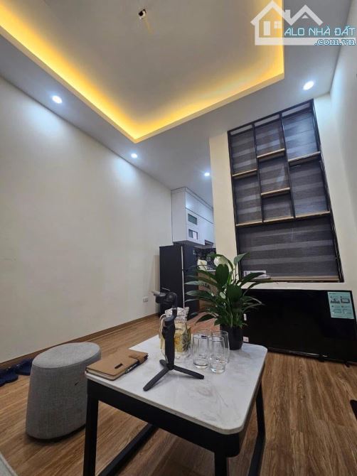 Bán Toà CCMN Phố Kim Mã, Giang Văn Minh Ba Đình DT 213M 9T, 45PN KD 300Tr/Tháng.