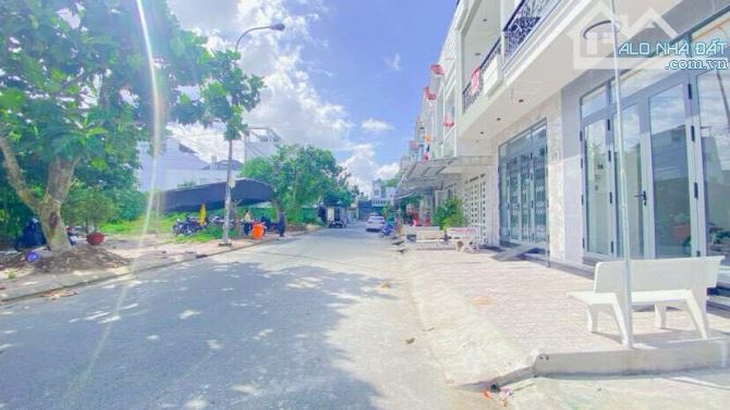 Bán đất 64 m2 đường số 11 khu dân cư đại học Y Dược - 3
