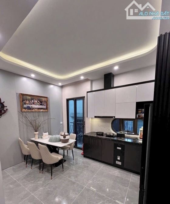 NHÀ ĐẸP NGỌC THUỴ - DÂN XÂY - NGÕ NÔNG - GẦN CẦU LONG BIÊN -GIÁ 7.x Tỷ - 3