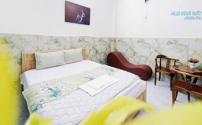 Bán KS 4 tầng đường HÀ HUY GIÁP phường THẠNH XUÂN Q12,dt168m².DÒNG TIỀN 130 triêụ/th - 3