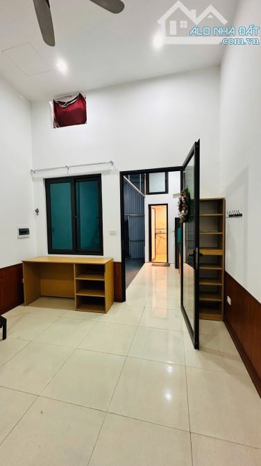 Bán mảnh đất Bạch Mai 51m2, mt 3.7m ngõ thông, oto 50m, thoáng sáng. Giá 147tr/m2